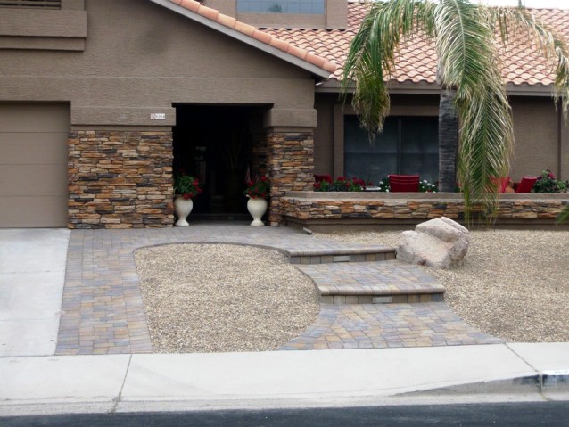 Native Blend Pavers With Suthern Wheat Stone Veneer On the Home| Centurion Stone Of Arizona