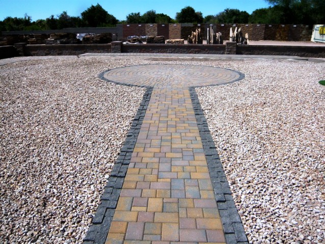 Walkway and Circle With Native Blend Town Scape Pavers | Centurion Stone Of Arizona